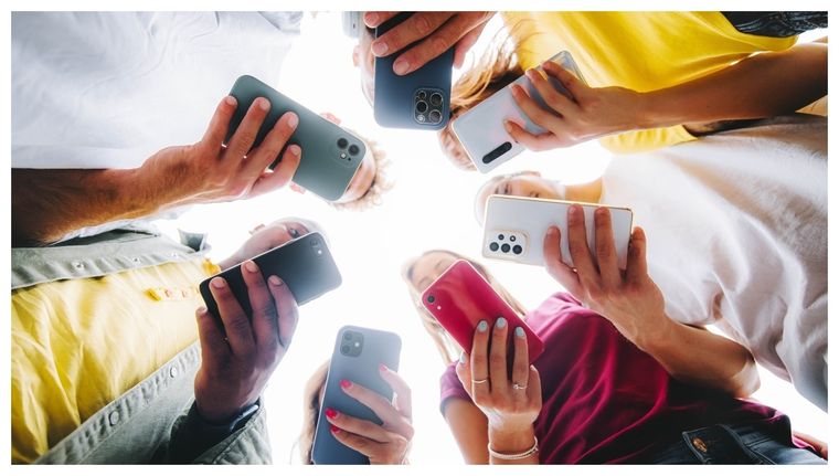 Estos son los 3 mejores celulares que puedes comprar en México por menos de 10,000 pesos