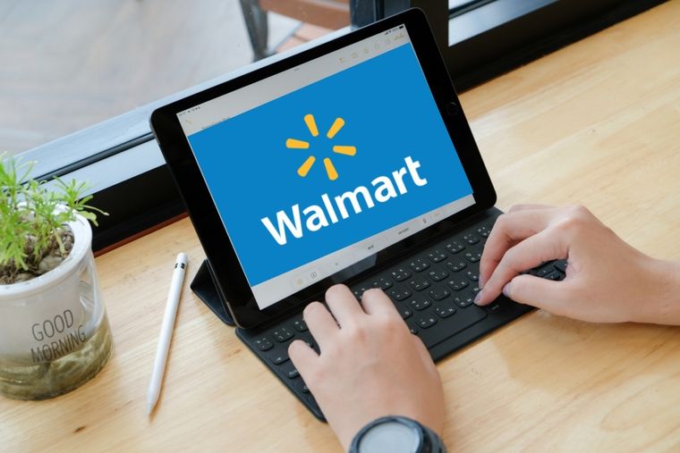 Walmart tiene una falta pantalón en oferta para la vuelta a clases.