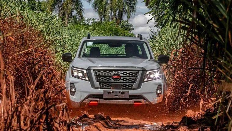 Nissan Frontier se enfrenta a una mejorada pick-up