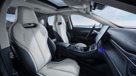 El interior del nuevo auto de BYD que destaca por su consumo