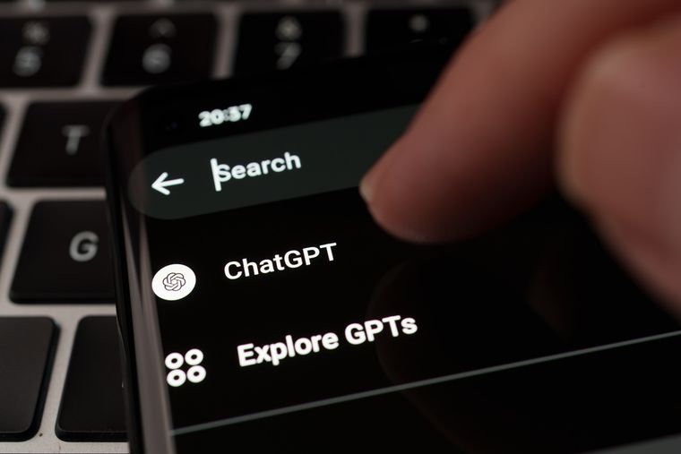 Plataformas como ChatGPT y Gemini se han convertido en herramientas accesibles para millones de personas en todo el mundo.