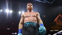Canelo Álvarez se impuso en la noche de Las Vegas