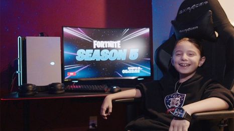 Niño de 8 años firma con equipo profesional de eSports y recibe 33000 dólares  solo por entrar