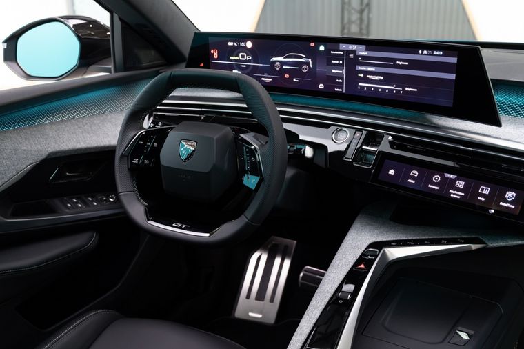 Peugeot estrena nueva minivan en México