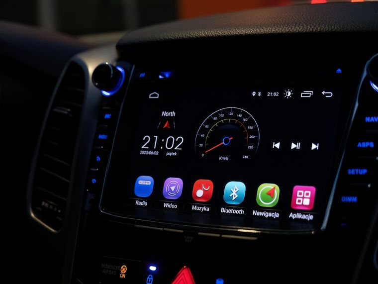 La nueva versión de Android Auto refuerza el compromiso de Google con la innovación. La nueva versión de Android Auto refuerza el compromiso de Google con la innovación.