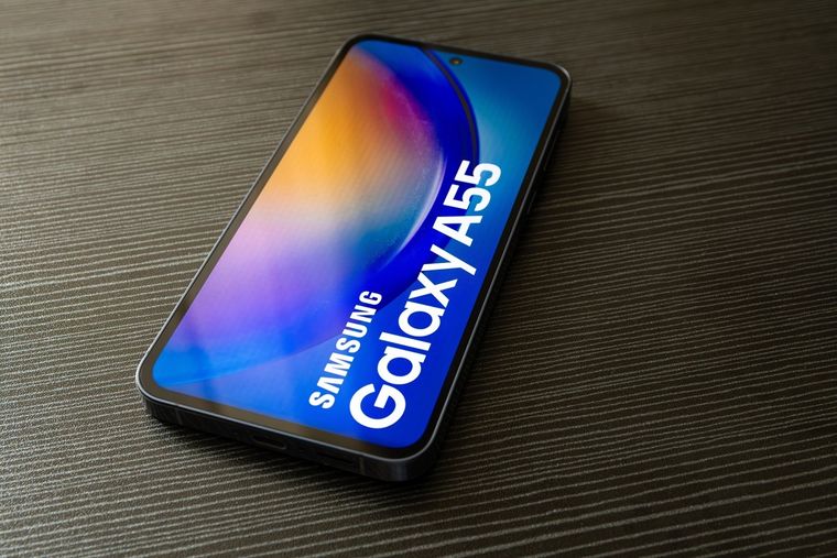 El Galaxy A55: el primer dispositivo de gama media en recibir One UI 7.0. El Galaxy A55: el primer dispositivo de gama media en recibir One UI 7.0.