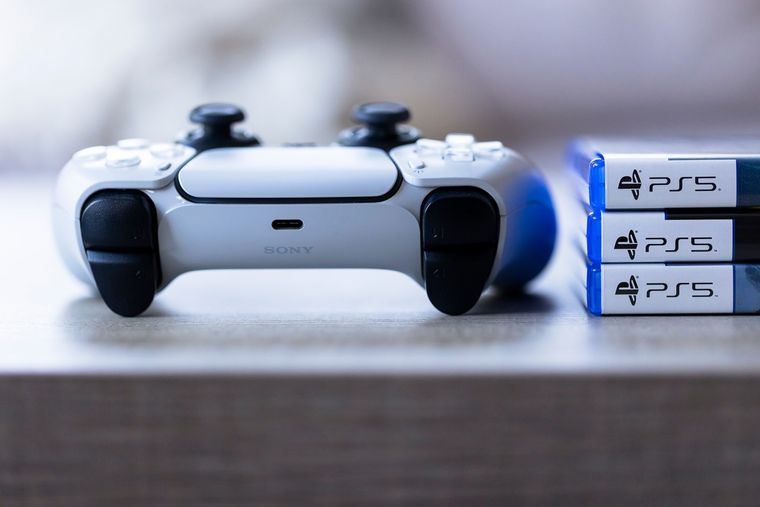 Durante los tres primeros meses de 2025, Sony vendió 2.8 millones de consolas PlayStation 5. Durante los tres primeros meses de 2025, Sony vendió 2.8 millones de consolas PlayStation 5.