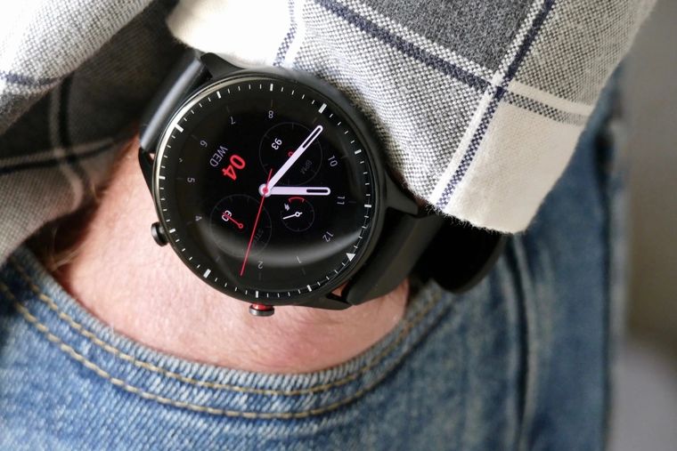 Este smartwatch está disponible en Amazon por solo 92 euros.