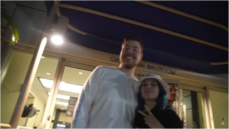 La youtuber hizo 6 mil kilómetros para conocerlo