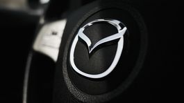 Mazda presenta un SUV con tecnología híbrida
