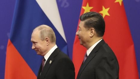 Vladimir Putin junto a Xi Jinping, presidente de China