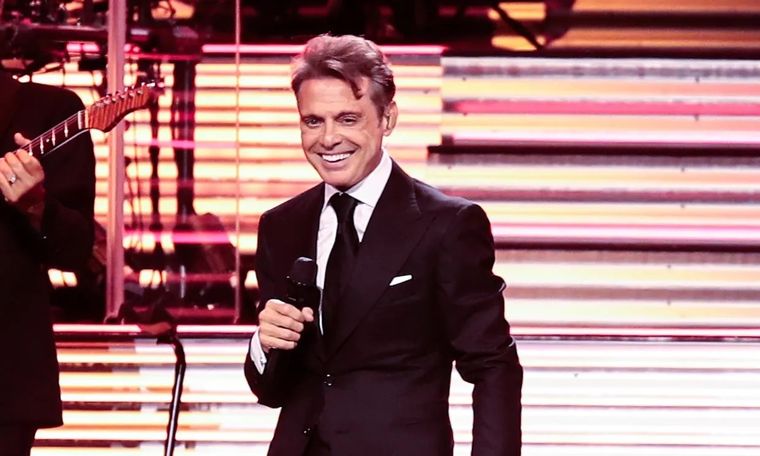 Luis Miguel se casó a los 54 años