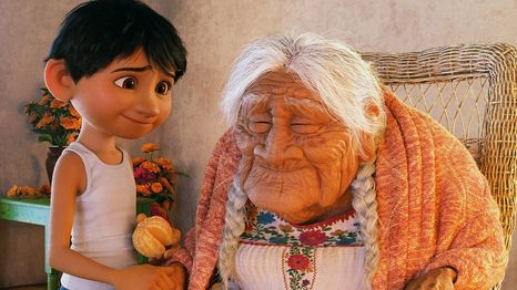 Mamá Coco, el icónico personaje de Disney recreado por una IA
