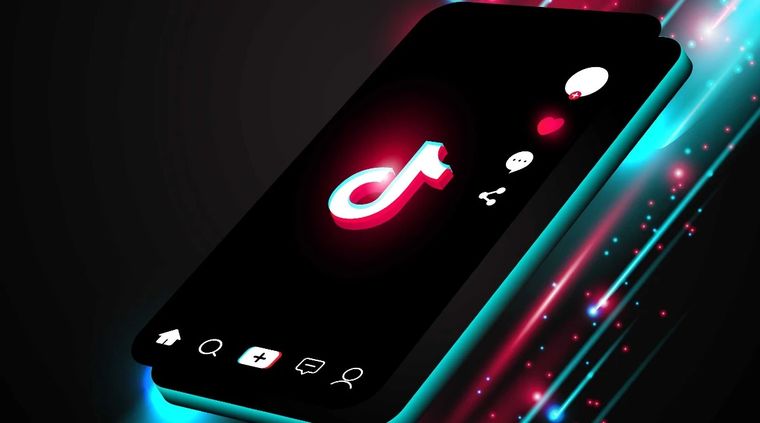 La aplicación permite compartir los videos de tus usuarios preferidos en tu cuenta personal