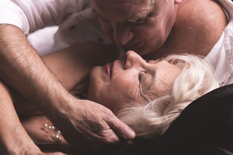 Sexo en el adulto mayor, las mejores posturas