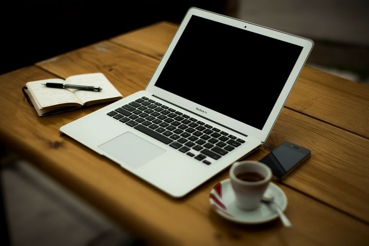 El Black Friday está que arde y a falta de pocos días que comience, ya hay algunas ofertas que parecen imbatibles, como la de esta MacBook Air M1.
