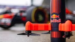 El nuevo drone de Red Bull Racing