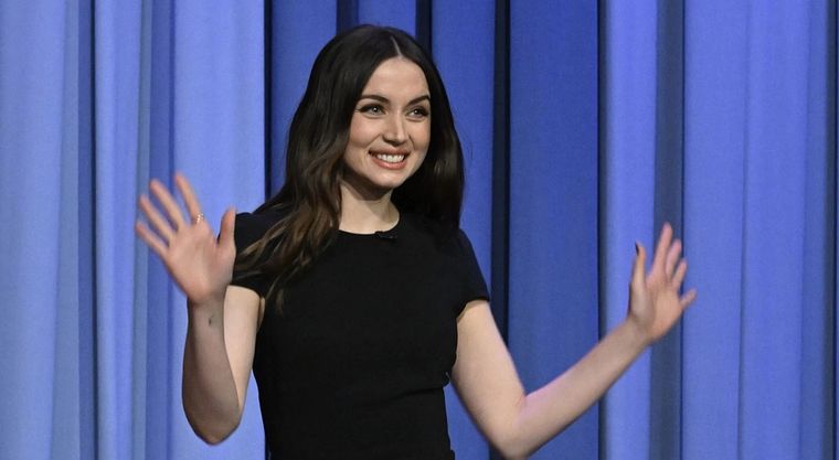 Ana de armas regresa a Cuba luego de largo tiempo.