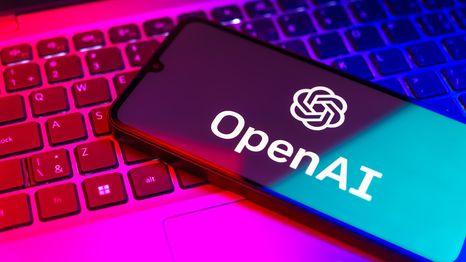 La mayor investigación de OpenAI revela cómo millones usan ChatGPT en su vida laboral y personal.