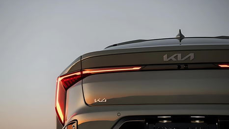 Kia actualiza el K4 y ya está disponible en México
