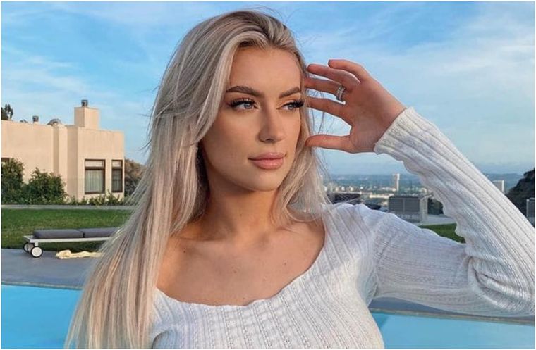 Ashly Schwan recibió fotos de un suscriptor en su casa con un cuchillo