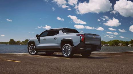 Chevy Silverado: conoce los precios y equipamiento de la versión 2025