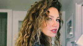 Thalía sufrió un percance en pleno directo de Tik Tok y las redes no la perdonaron