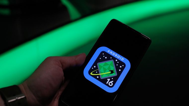 Las Live Updates de Android 16 permiten una interacción más profunda con las notificaciones activas. Las Live Updates de Android 16 permiten una interacción más profunda con las notificaciones activas.