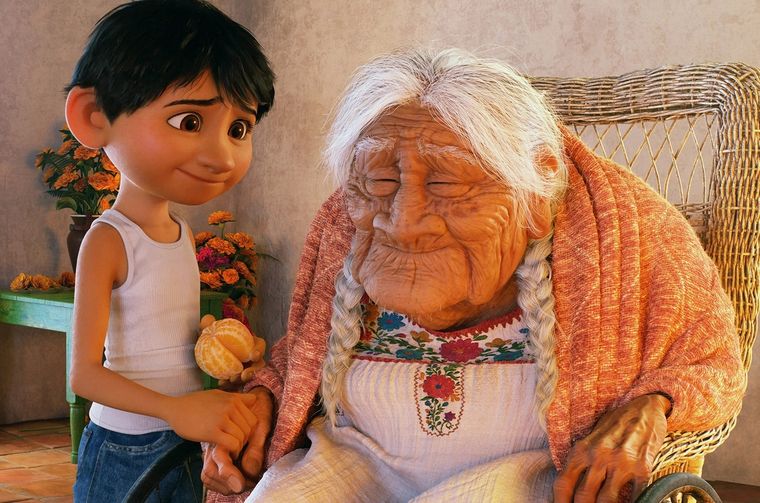 Mamá Coco, el icónico personaje de Disney recreado por una IA