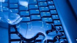 ¿Qué hacer cuando se moja el teclado de tu portátil?