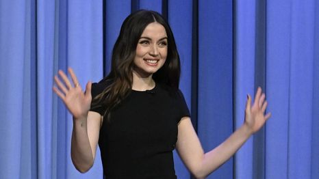 Ana de armas regresa a Cuba luego de largo tiempo.