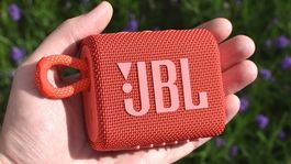 Este mini altavoz JBL resistente al agua cae por menos de 35 euros en Amazon