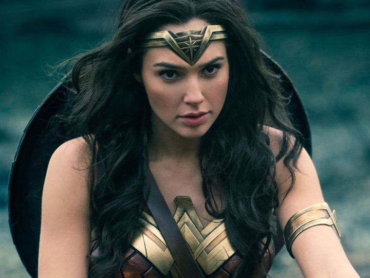 La emblemática superheroína de DC seguirá en la pantalla grande, pero con una nueva actriz en el papel. La emblemática superheroína de DC seguirá en la pantalla grande, pero con una nueva actriz en el papel.