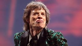 Video: Mick Jagger abofeteó a Bad Bunny y las redes sociales explotaron