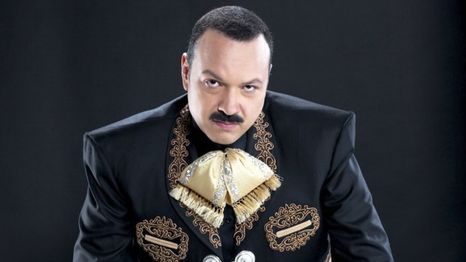Pepe Aguilar no se ha mantenido al margen de la relación de su hija
