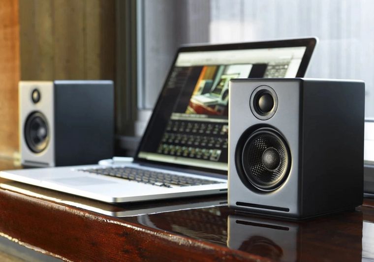 El tamaño de los altavoces influye en su potencia y número de controladores El tamaño de los altavoces influye en su potencia y número de controladores