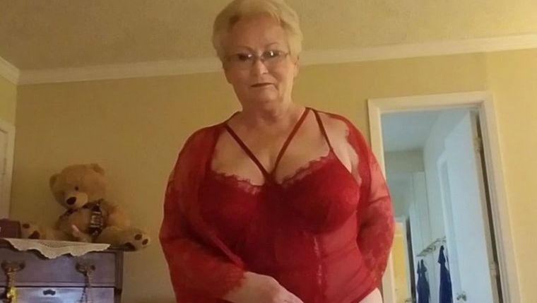 Michelle Hardenbrook vivió toda su vida en la pobreza, hasta que las redes sociales para adultos llegaron a su vida.