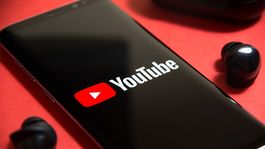 Ahora podrás escuchar una breve introducción antes de que inicie el video en Youtube