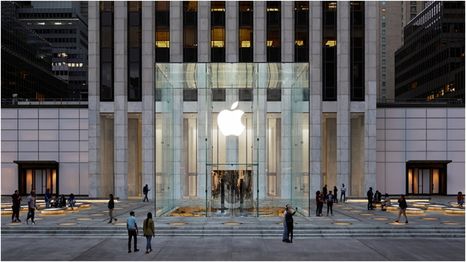 El local de Apple, gran atracción en Nueva York