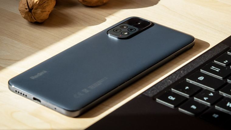 Smartphone económico con pantalla AMOLED