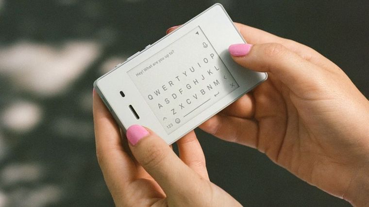 Este celular combina lo mejor de un Kindle y un smartphone