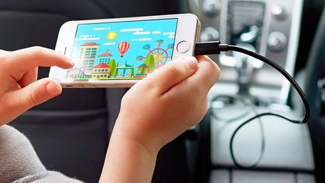 Esto puede pasarle a tu móvil si lo usas mientras se carga