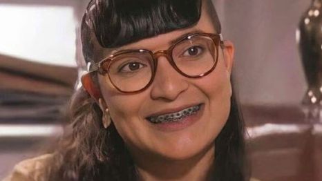 Beatriz Pinzón recreada con IA para lucir como una Barbie