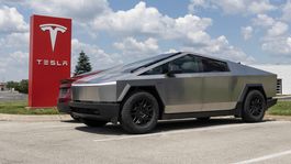 El Cybertruck de Tesla pasó de promesa futurista a un dolor de cabeza para sus dueños y para la propia marca.