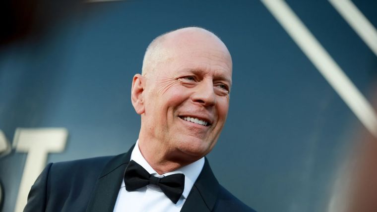 Bruce Willis celebró junto a su familia.