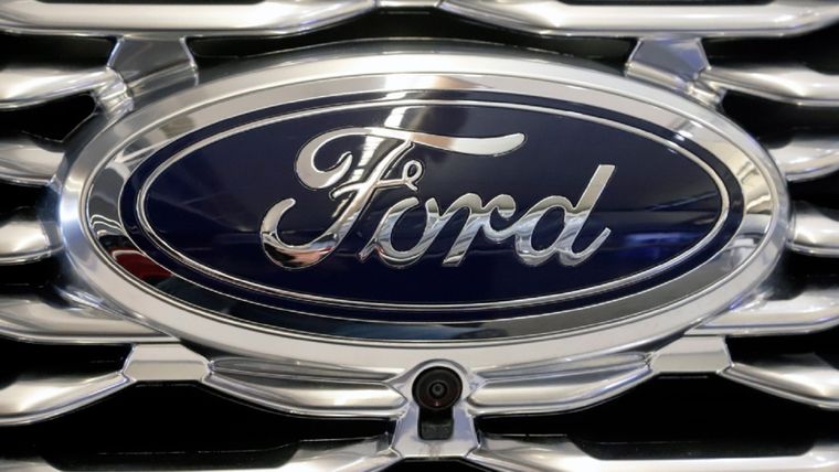 Ford en un recall afectado por su capó