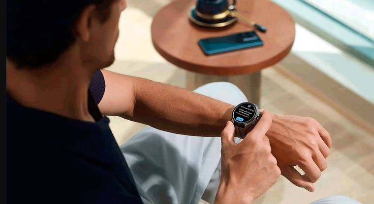 Este reloj inteligente de Xiaomi también incorpora funciones premium como la compatibilidad con eSIM, lo que te permite usarlo de forma independiente del móvil, con tu número actual o uno nuevo.