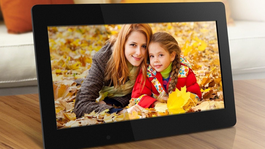 Walmart tiene en oferta por tiempo limitado este marco de fotos digital.