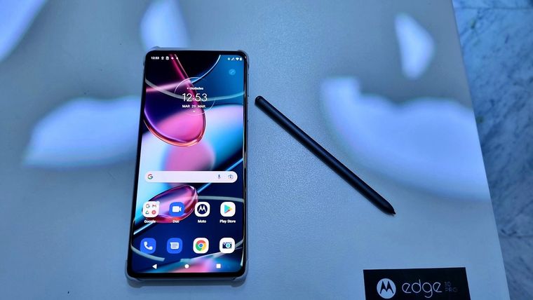 Gama alta: este es el smartphone más potente lanzado hasta el momento por Motorola