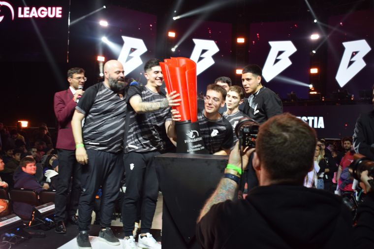 Fire League: Foto producción MDTECH